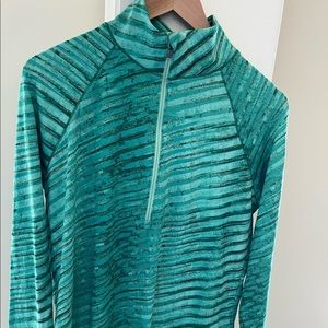 UNDER ARMOUR Women’s Long Sleeve Top